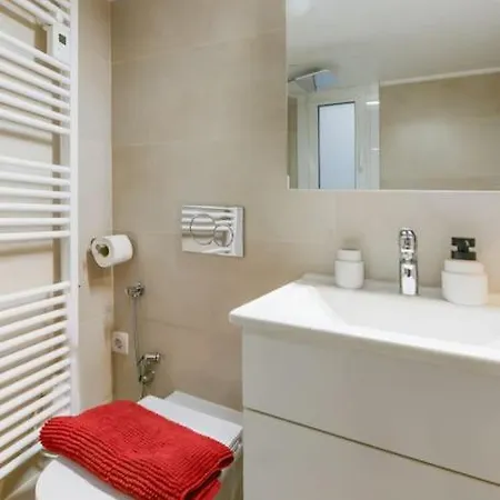 Modern Apt Close To Metaxourgeio Athens Exterior photo