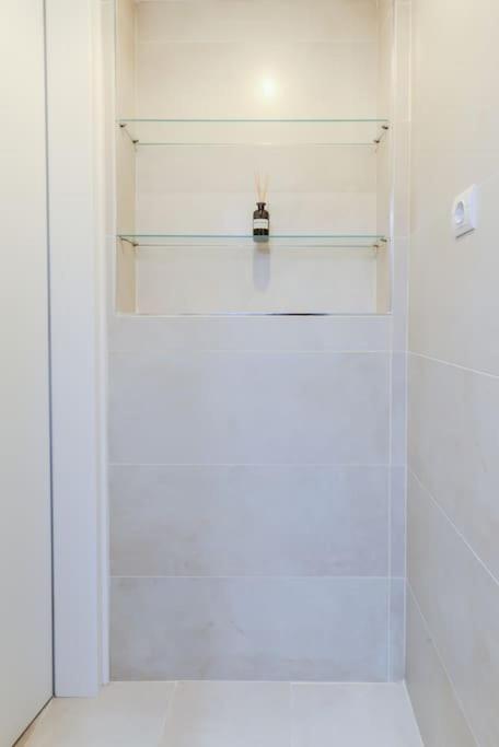 Modern Close To Metaxourgeio Apartament