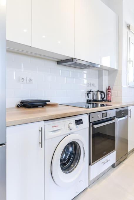 Apartament Modern Close To Metaxourgeio